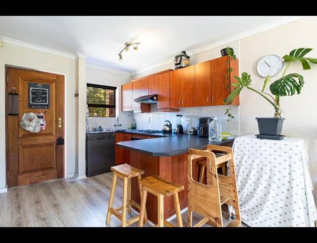 2 BEDROOM TOWNHOUSE FOR SALE IN SONSTRAAL HEIGHTS